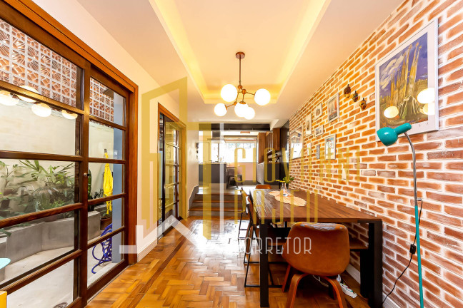 Imagem Casa com 3 Quartos à Venda ou Locação, 280 m² em Pinheiros - São Paulo Imagem Casa com 3 Quartos à Venda ou Locação, 280 m² em Pinheiros - São Paulo