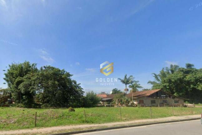 Terreno à Venda, 2.800 m² em Centro - Tijucas