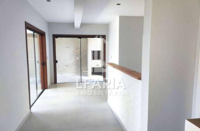 Imagem Sobrado com 3 Quartos à Venda, 134 m² em Cambiju - Itapoá
