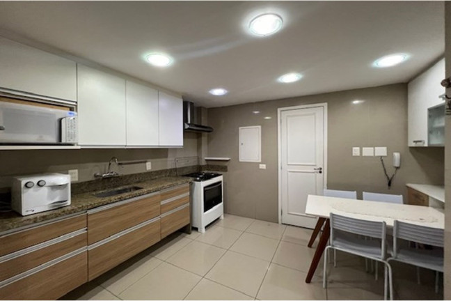 Imagem Casa com 6 Quartos à Venda, 221 m² em Barra Da Tijuca - Rio De Janeiro Imagem Casa com 6 Quartos à Venda, 221 m² em Barra Da Tijuca - Rio De Janeiro
