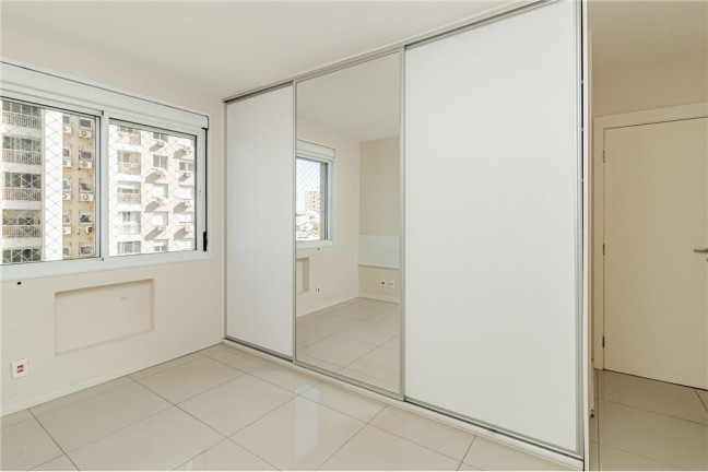 Imagem Imóvel com 2 Quartos à Venda, em Vila Ipiranga - Porto Alegre Imagem Imóvel com 2 Quartos à Venda, em Vila Ipiranga - Porto Alegre