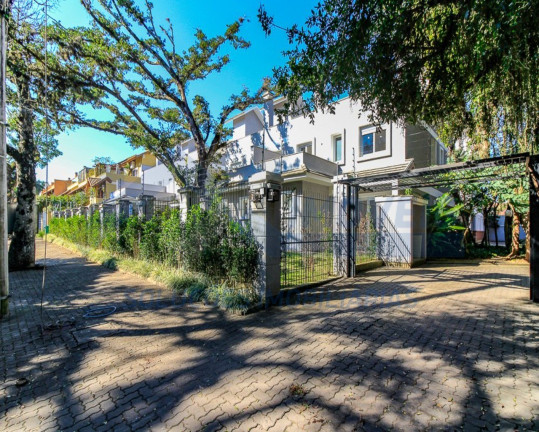 Imagem Casa com 3 Quartos à Venda, 447 m² em Tristeza - Porto Alegre