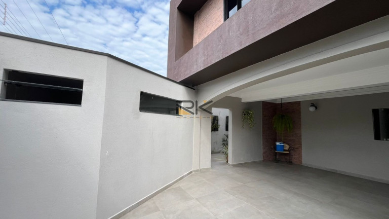 Imagem Casa com 4 Quartos à Venda, 250 m² em Centro - Ubatuba Imagem Casa com 4 Quartos à Venda, 250 m² em Centro - Ubatuba