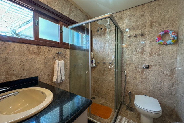 Imagem Casa com 3 Quartos à Venda, 300 m² em Três Figueiras - Porto Alegre