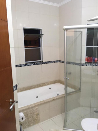Imagem Casa com 3 Quartos à Venda, 200 m²