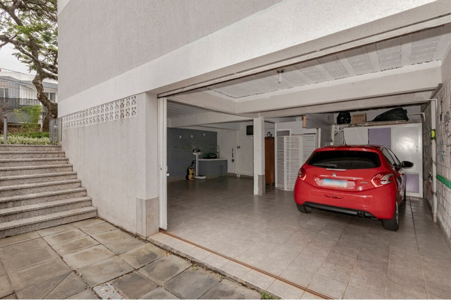 Imagem Casa com 3 Quartos à Venda, 167 m² em Vila Jardim - Porto Alegre Imagem Casa com 3 Quartos à Venda, 167 m² em Vila Jardim - Porto Alegre