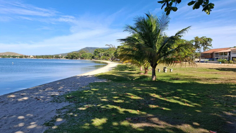 Imagem Casa com 3 Quartos à Venda, 635 m² em Balneario São Pedro - São Pedro Da Aldeia