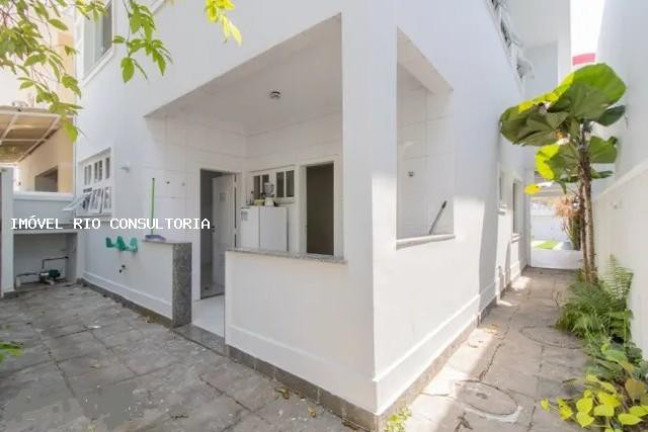 Imagem Casa com 4 Quartos à Venda, 260 m² em Rio De Janeiro Imagem Casa com 4 Quartos à Venda, 260 m² em Rio De Janeiro