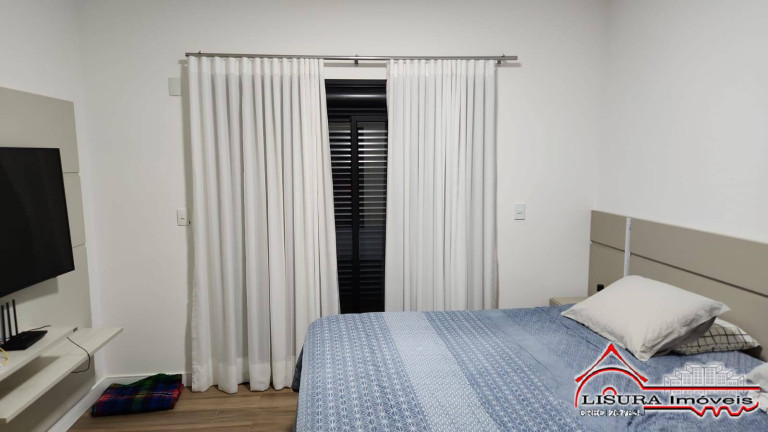 Casa com 3 Quartos para Alugar,  em Loteamento Residencial Parque Lago Dourado - Jacareí