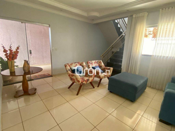 Imagem Sobrado com 3 Quartos à Venda, 400 m² em Jardim Guanabara - Goiânia Imagem Sobrado com 3 Quartos à Venda, 400 m² em Jardim Guanabara - Goiânia