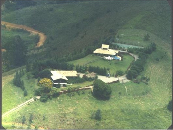 Imagem Imóvel com 4 Quartos à Venda, 4.000 m² em Parathey Do Meio - Igaratá