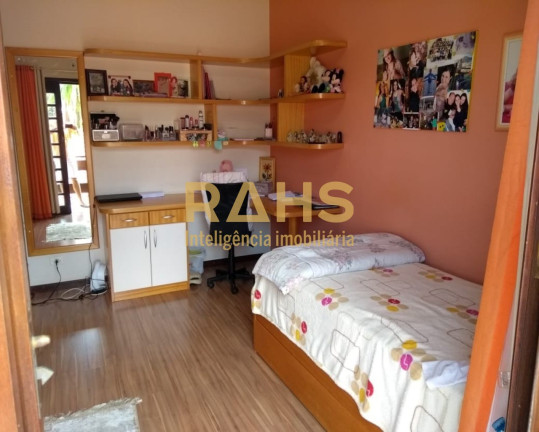 Imagem Casa com 4 Quartos à Venda, 261 m² em América - Joinville Imagem Casa com 4 Quartos à Venda, 261 m² em América - Joinville