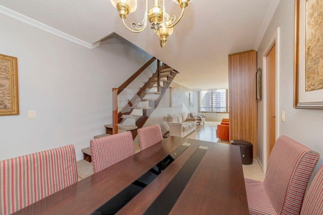 Imóvel com 4 Quartos à Venda, 221 m² em Petrópolis - Porto Alegre