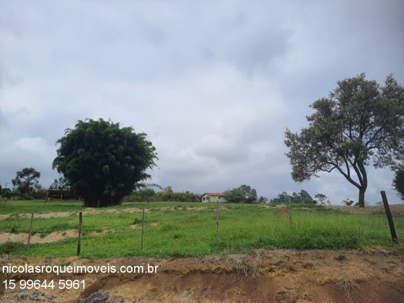 Imagem Imóvel com 1 Quarto à Venda, 10.400 m² em Faxinal - Angatuba Imagem Imóvel com 1 Quarto à Venda, 10.400 m² em Faxinal - Angatuba