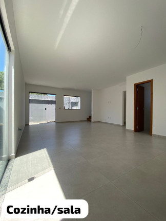 Sobrado com 3 Quartos à Venda, 130 m² em Parque Jacaraipe - Serra