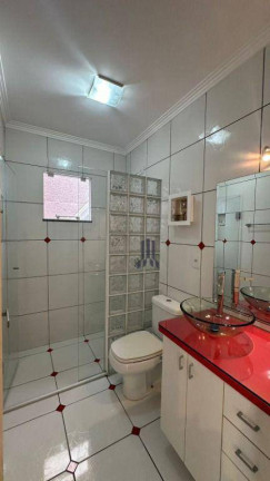 Imagem Casa com 4 Quartos para Alugar, 176 m² em Campina Do Siqueira - Curitiba Imagem Casa com 4 Quartos para Alugar, 176 m² em Campina Do Siqueira - Curitiba