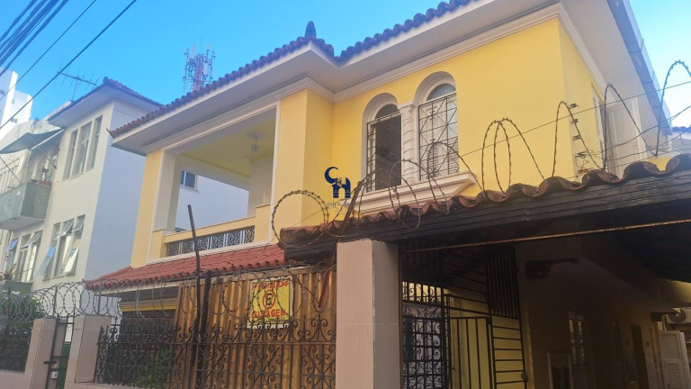 Imagem Casa com 7 Quartos à Venda, 246 m² em Barra - Salvador Imagem Casa com 7 Quartos à Venda, 246 m² em Barra - Salvador