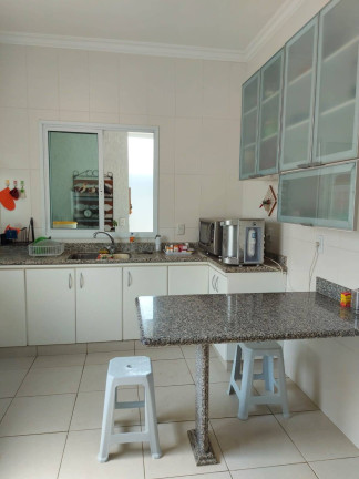 Imagem Casa com 4 Quartos à Venda, 246 m² em Jardim Inconfidência - Uberlândia Imagem Casa com 4 Quartos à Venda, 246 m² em Jardim Inconfidência - Uberlândia