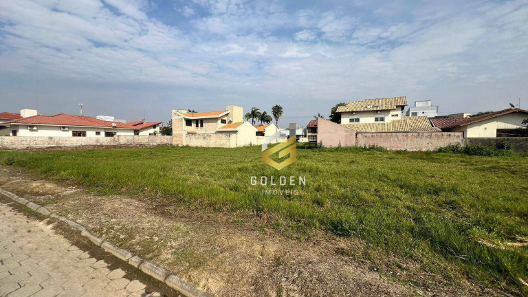 Terreno à Venda, 370 m² em Universitário - Tijucas