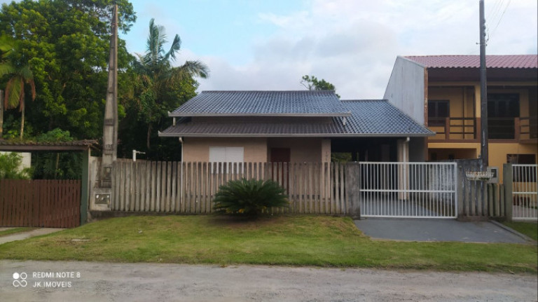 Casa com 3 Quartos à Venda, 167 m² em Balneário Princesa Do Mar - Itapoá