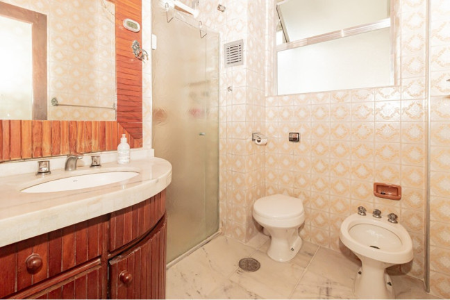 Imagem Apartamento com 4 Quartos à Venda, 155 m² em Independência - Porto Alegre Imagem Apartamento com 4 Quartos à Venda, 155 m² em Independência - Porto Alegre