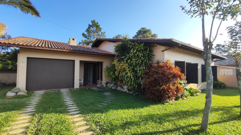 Imóvel com 3 Quartos à Venda,  em Campo Duna - Imbituba