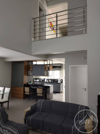 Imagem Casa com 3 Quartos à Venda, 327 m² em Estreito - Florianópolis Imagem Casa com 3 Quartos à Venda, 327 m² em Estreito - Florianópolis
