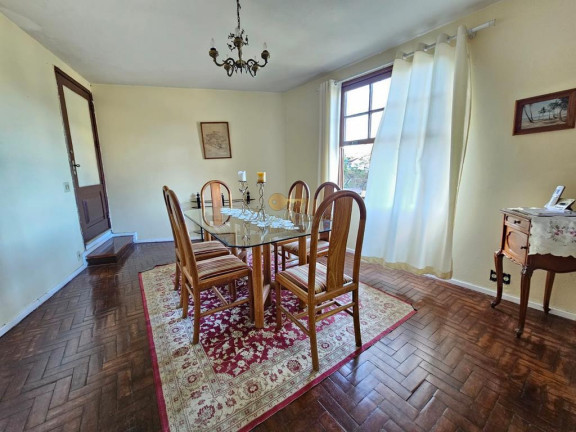 Imagem Casa com 3 Quartos à Venda, 324 m² em Vila Muqui - Teresópolis