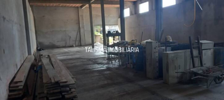 Galpão para Alugar, 300 m² em Jardim Record - Taboão Da Serra