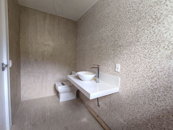 Imagem Casa com 5 Quartos à Venda, 450 m² em Golfe - Teresópolis Imagem Casa com 5 Quartos à Venda, 450 m² em Golfe - Teresópolis