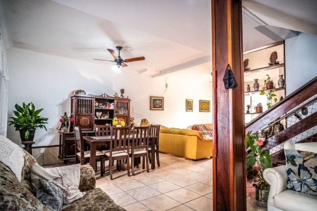 Imagem Casa com 3 Quartos à Venda, 247 m² em Jardim Planalto - Porto Alegre