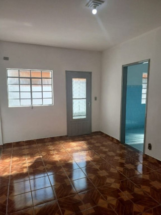 Imagem Casa com 2 Quartos para Alugar, 108 m² em Jardim Santa Helena - Suzano