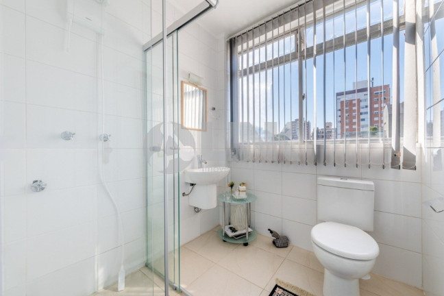 Imagem Imóvel com 4 Quartos à Venda, 231 m² em Moinhos De Vento - Porto Alegre