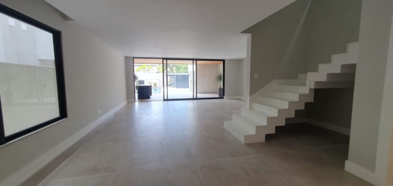Imagem Casa com 5 Quartos à Venda, 420 m² em Barra Da Tijuca - Rio De Janeiro Imagem Casa com 5 Quartos à Venda, 420 m² em Barra Da Tijuca - Rio De Janeiro
