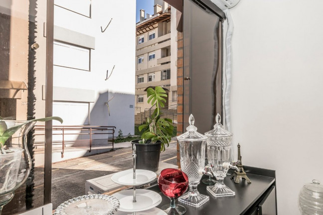 Imagem Imóvel com 2 Quartos à Venda, 57 m² em Vila Nova - Porto Alegre Imagem Imóvel com 2 Quartos à Venda, 57 m² em Vila Nova - Porto Alegre