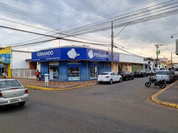 Imóvel Comercial à Venda, 549 m² em Centro - Pirassununga