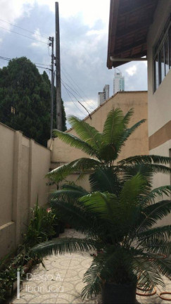 Imagem Casa com 8 Quartos à Venda, 264 m² em Centro - Balneário Camboriú Imagem Casa com 8 Quartos à Venda, 264 m² em Centro - Balneário Camboriú