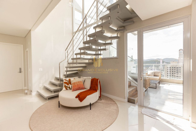 Imagem Cobertura com 3 Quartos à Venda, 242 m² em Centro - Balneário Camboriú Imagem Cobertura com 3 Quartos à Venda, 242 m² em Centro - Balneário Camboriú
