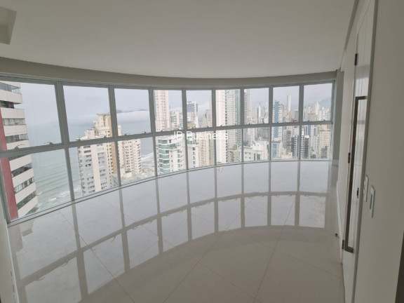 Imagem Imóvel com 4 Quartos à Venda, 131 m² em Centro - Balneário Camboriú