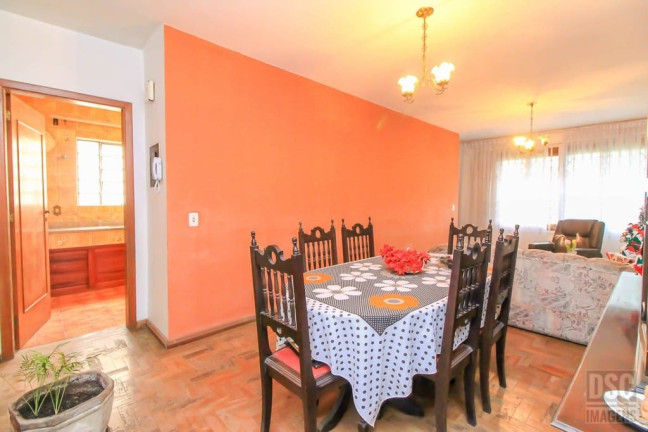 Imagem Casa com 3 Quartos à Venda, 299 m² em Glória - Porto Alegre Imagem Casa com 3 Quartos à Venda, 299 m² em Glória - Porto Alegre