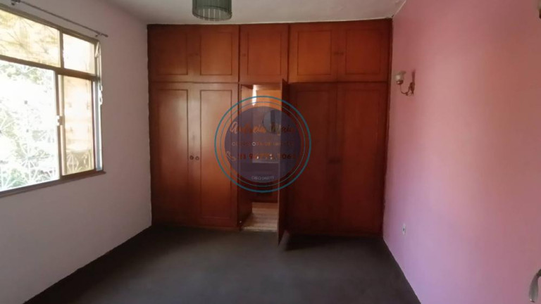 Imagem Casa com 5 Quartos à Venda, 218 m²