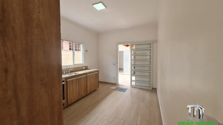 Imagem Casa com 3 Quartos para Alugar, 132 m² em Aparecida - Bragança Paulista