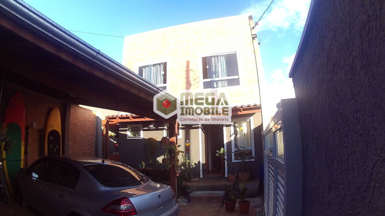 Imagem Casa à Venda, 125 m² em Florianópolis Imagem Casa à Venda, 125 m² em Florianópolis