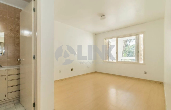 Imagem Casa com 4 Quartos à Venda, 250 m² em Menino Deus - Porto Alegre Imagem Casa com 4 Quartos à Venda, 250 m² em Menino Deus - Porto Alegre