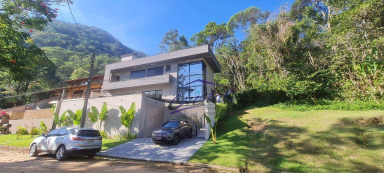 Casa com 4 Quartos à Venda, 230 m² em Lagoinha - Ubatuba