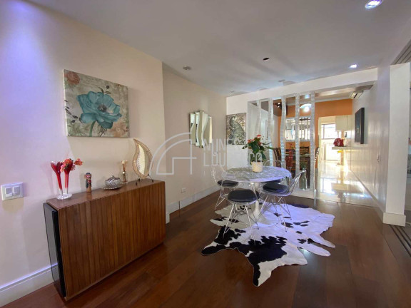 Apartamento com 3 Quartos à Venda, 136 m² em Pompéia - Santos