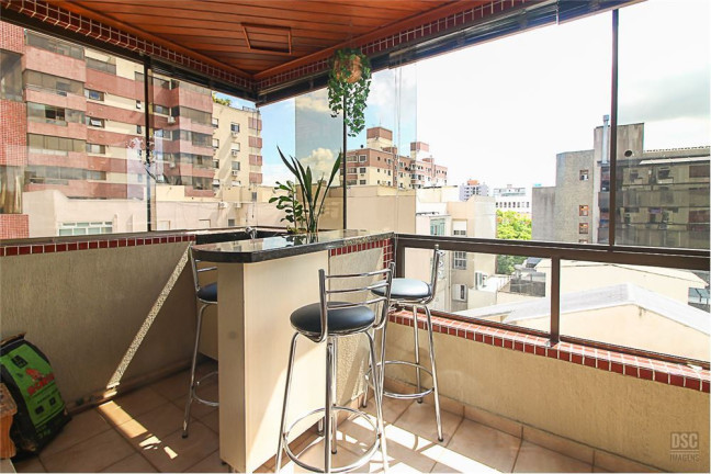 Imagem Imóvel com 3 Quartos à Venda, em Menino Deus - Porto Alegre Imagem Imóvel com 3 Quartos à Venda, em Menino Deus - Porto Alegre