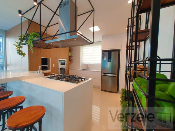 Imagem Apartamento com 3 Quartos à Venda, 145 m² em Centro - Balneário Camboriú Imagem Apartamento com 3 Quartos à Venda, 145 m² em Centro - Balneário Camboriú