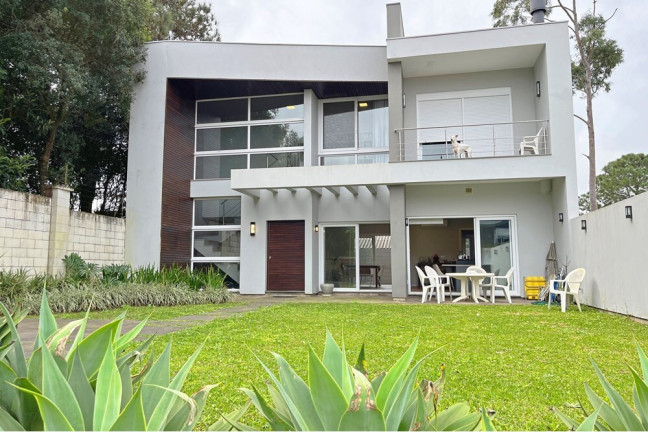Casa de Condomínio com 3 Quartos à Venda, 174 m²
