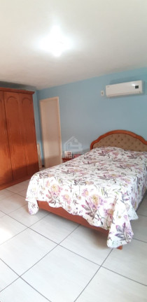Imagem Sobrado com 5 Quartos à Venda, 216 m² em Pé De Plátano - Santa Maria